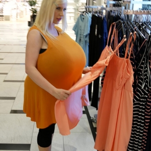 Shopping Mall With Non Stop Growing Boobgoddess Beshine