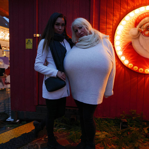 Beshine is visiting a christmas market