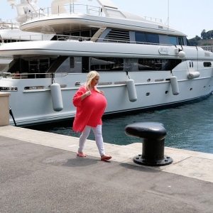 Largest augmented tits walking around in Monte Carlo