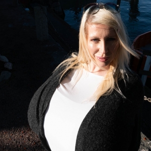 Woman with the worlds biggest boobs visits sweden