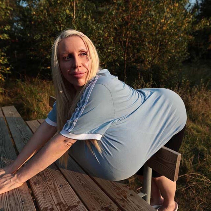 beshine High quality photos of Beshine and the biggest boobs in the world