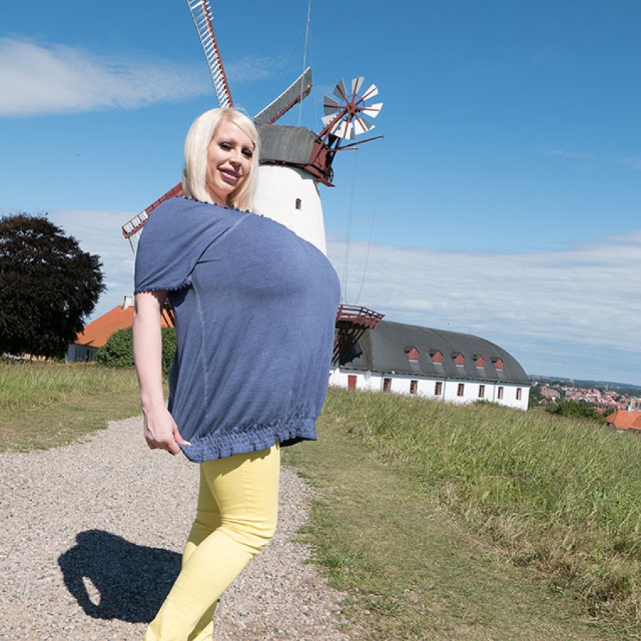 Beshine Beshine Has Reached Unprecedented Levels Of Breast Size | My